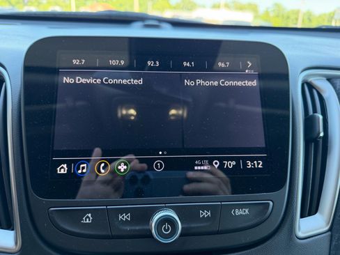 Used 2025 Chevrolet Malibu LS FWD image 38