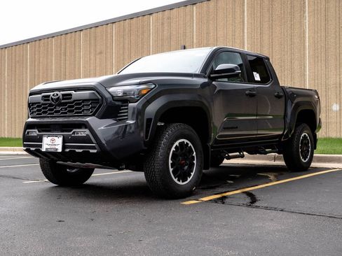 New 2026 Toyota Tacoma TRD Off-Road w/ TRD Off Road Upgrade Package AWD/4WD image 4