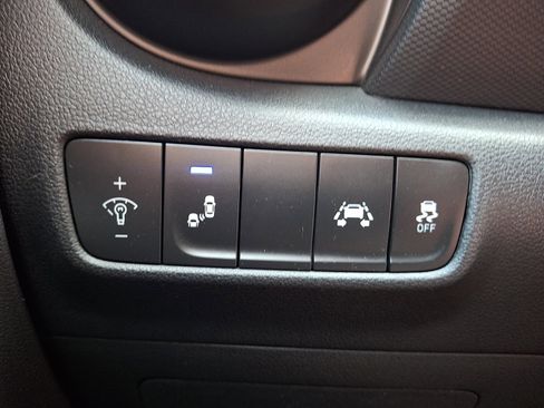 Used 2021 Hyundai Kona Limited AWD/4WD image 25