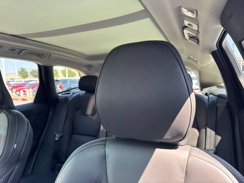 Used 2026 Volvo XC60 B5 Ultra w/ Protection Package Premier AWD/4WD image 6