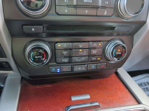 Used 2018 Ford F150 King Ranch w/ Equipment Group 601A Luxury AWD/4WD image 16