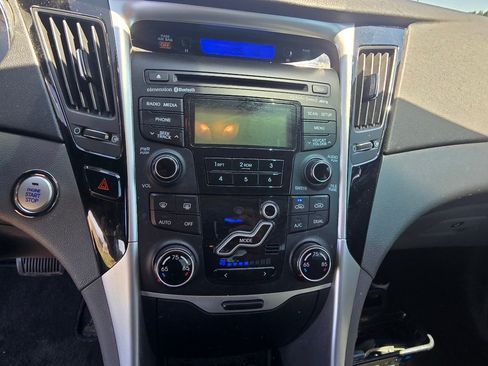 Used 2012 Hyundai Sonata Limited FWD image 16