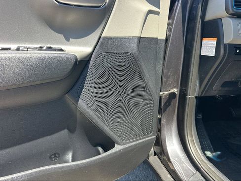 Used 2018 Kia Niro LX FWD image 33