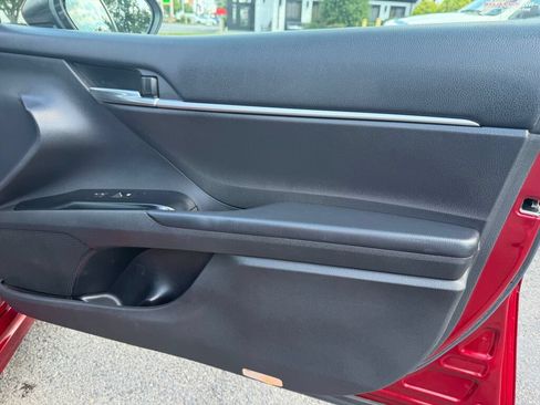 Used 2018 Toyota Camry SE w/ Moonroof Package FWD image 27