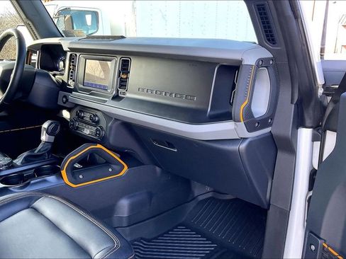 Used 2023 Ford Bronco Badlands image 15