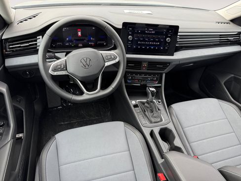 New 2025 Volkswagen Jetta SE image 15