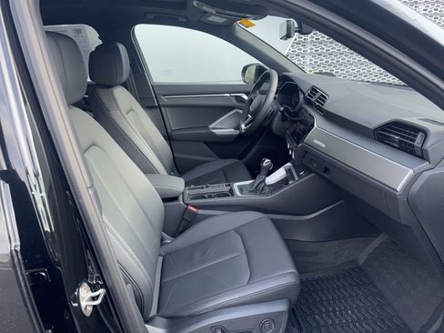 Certified 2025 Audi Q3 2.0T Premium Plus w/ Premium Plus Package image 5