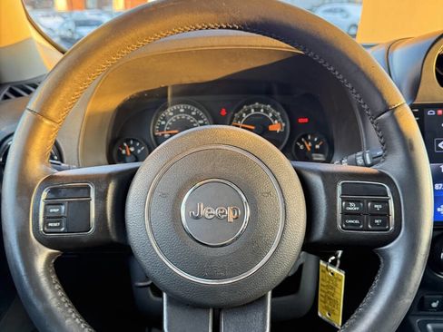 Used 2014 Jeep Patriot Latitude w/ Sun/Sound Group image 16