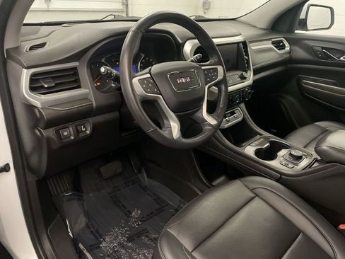 Used 2022 GMC Acadia SLT w/ Preferred Package image 4