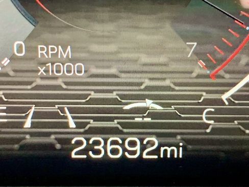 Used 2025 GMC Acadia Elevation image 18