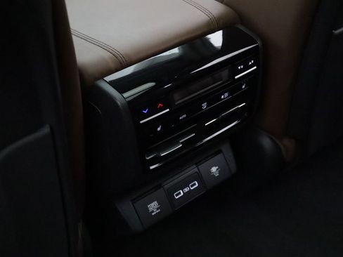 Used 2023 Acura MDX SH-AWD w/ Advance Package image 11