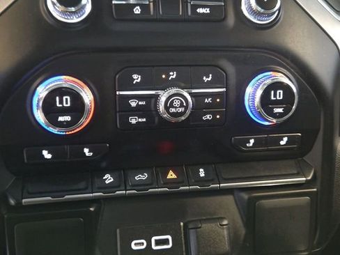 Used 2022 GMC Sierra 1500 Elevation w/ LPO, Elevation Black Package image 18