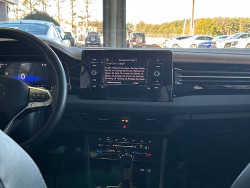 Used 2025 Volkswagen Jetta SE image 18