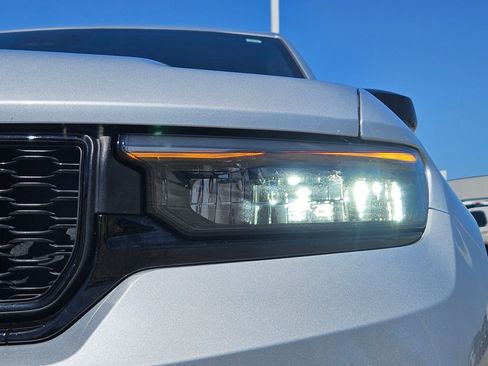 Used 2025 Jeep Grand Cherokee Altitude image 11