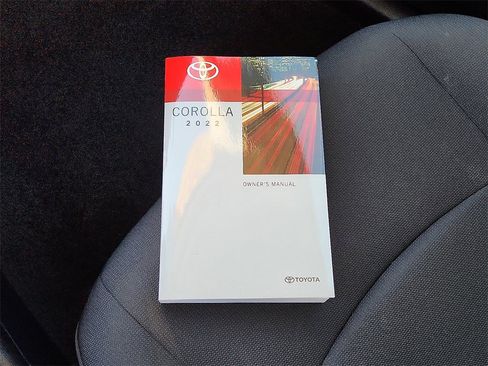 Used 2022 Toyota Corolla LE image 25