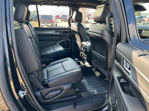 New 2026 Jeep Grand Wagoneer L Limited image 18