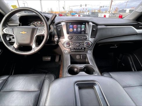 Used 2019 Chevrolet Suburban LT w/ Luxury Package image 15