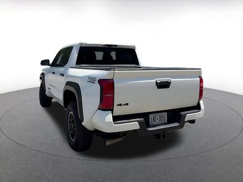 Used 2025 Toyota Tacoma TRD Off-Road AWD/4WD image 11