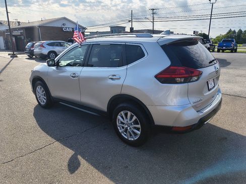 Used 2017 Nissan Rogue SV AWD/4WD image 10
