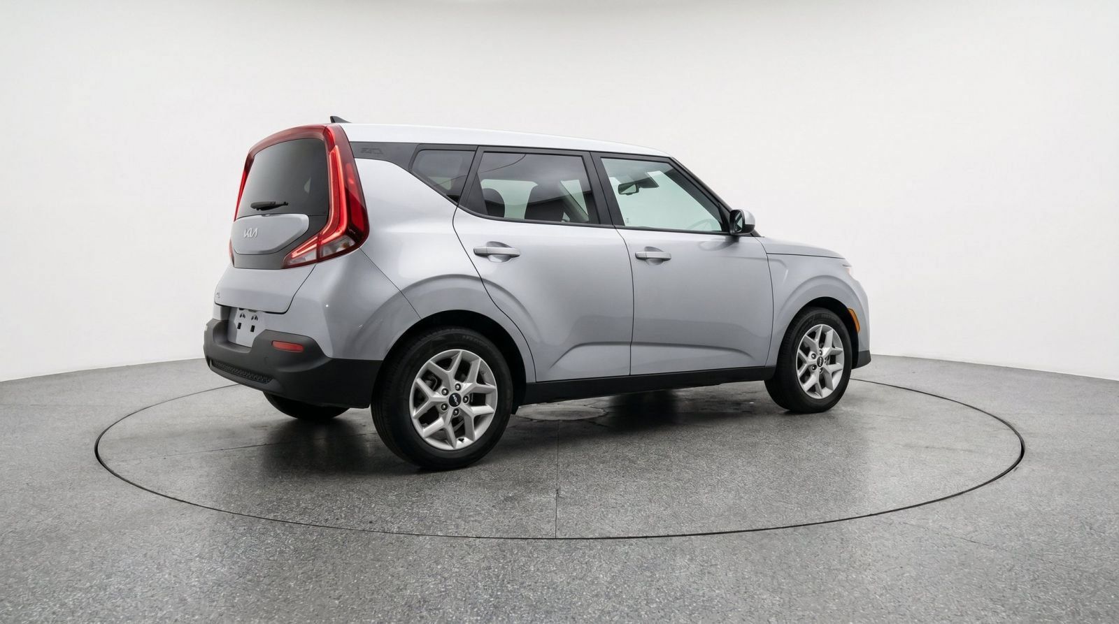 Used 2025 Kia Soul LX w/ LX Technology Package FWD image 8