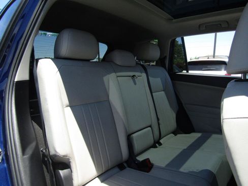 Used 2023 Volkswagen Tiguan SE AWD/4WD image 21