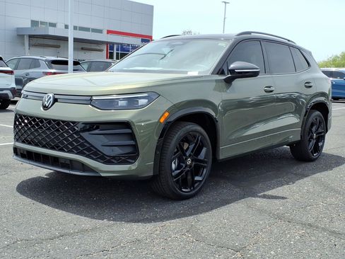 New 2026 Volkswagen Tiguan SE R-Line AWD/4WD image 3