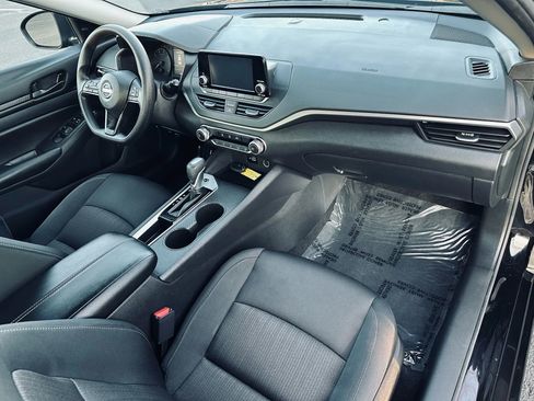 Used 2024 Nissan Altima 2.5 S image 10