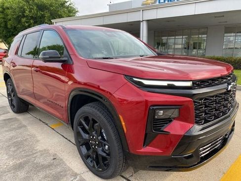 New 2026 Chevrolet Traverse RS w/ LPO, Floor Liner Package FWD image 3