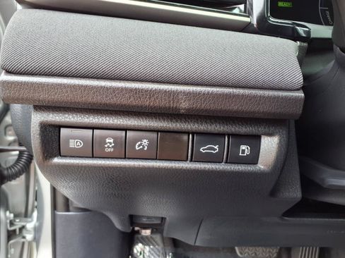 Used 2025 Toyota Camry LE FWD image 17