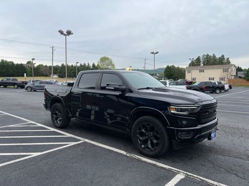 Used 2020 RAM 1500 Limited w/ Black Appearance Package AWD/4WD image 8