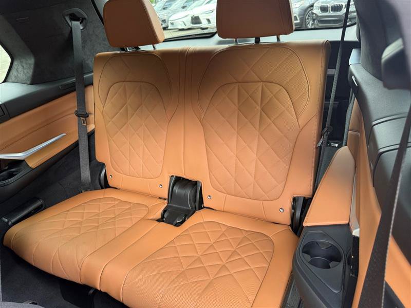 Used 2023 BMW X7 xDrive40i w/ M Sport Package AWD/4WD image 20