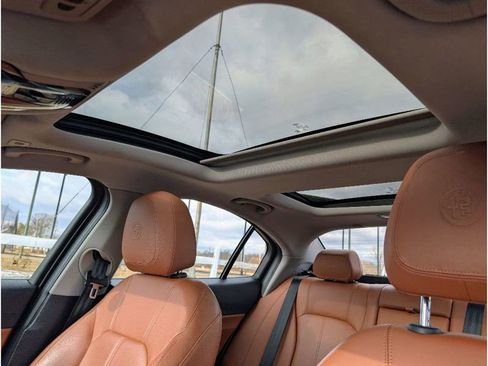 Used 2019 Alfa Romeo Giulia Sprint w/ Cold Weather Package image 14