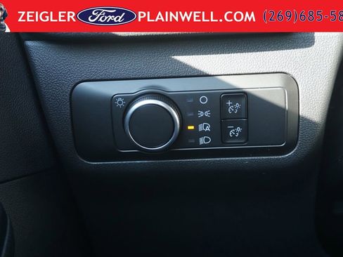 Used 2025 Ford Escape Active AWD/4WD image 25