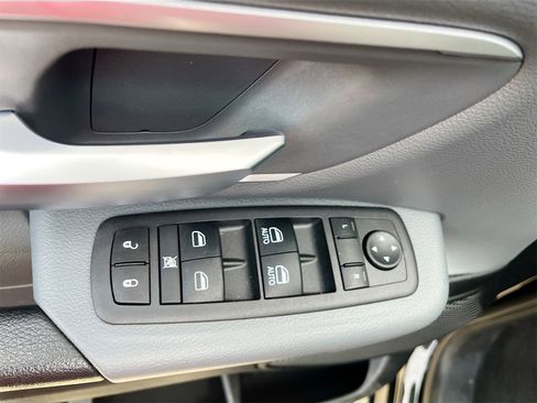 Used 2021 RAM 1500 Big Horn image 17