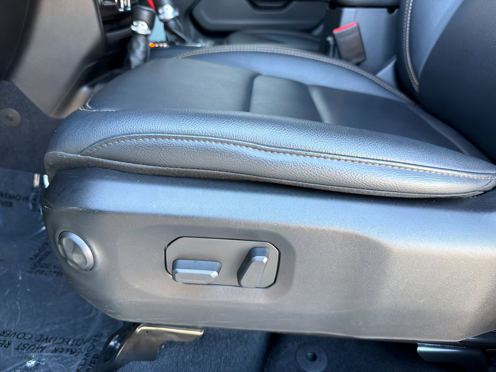 Used 2024 Jeep Wrangler Unlimited Sahara w/ Technology Group AWD/4WD image 13