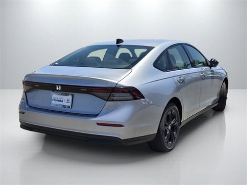 New 2025 Honda Accord SE image 4