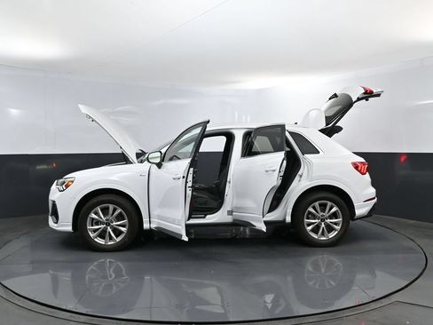 Certified 2025 Audi Q3 2.0T Premium AWD/4WD image 30