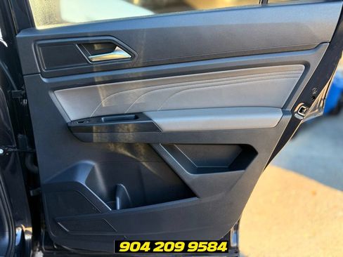 Used 2021 Volkswagen Atlas Cross Sport SE FWD image 32