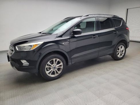 Used 2018 Ford Escape SE FWD image 2