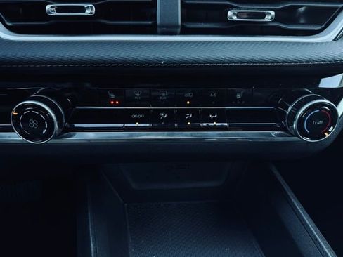 Used 2025 Chevrolet Equinox LT image 31