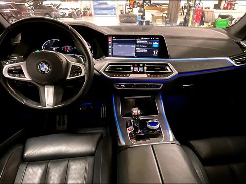 Used 2021 BMW X5 xDrive40i w/ M Sport Package image 16