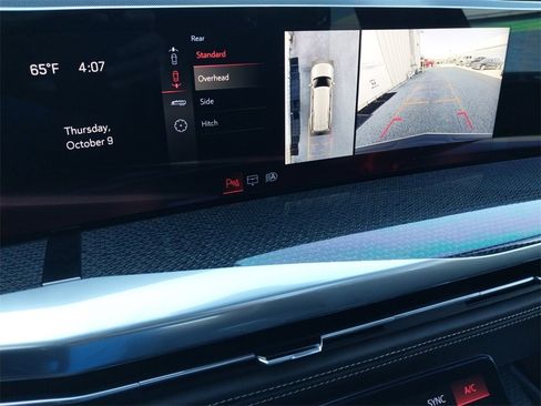 Used 2025 Cadillac Escalade ESV V image 18