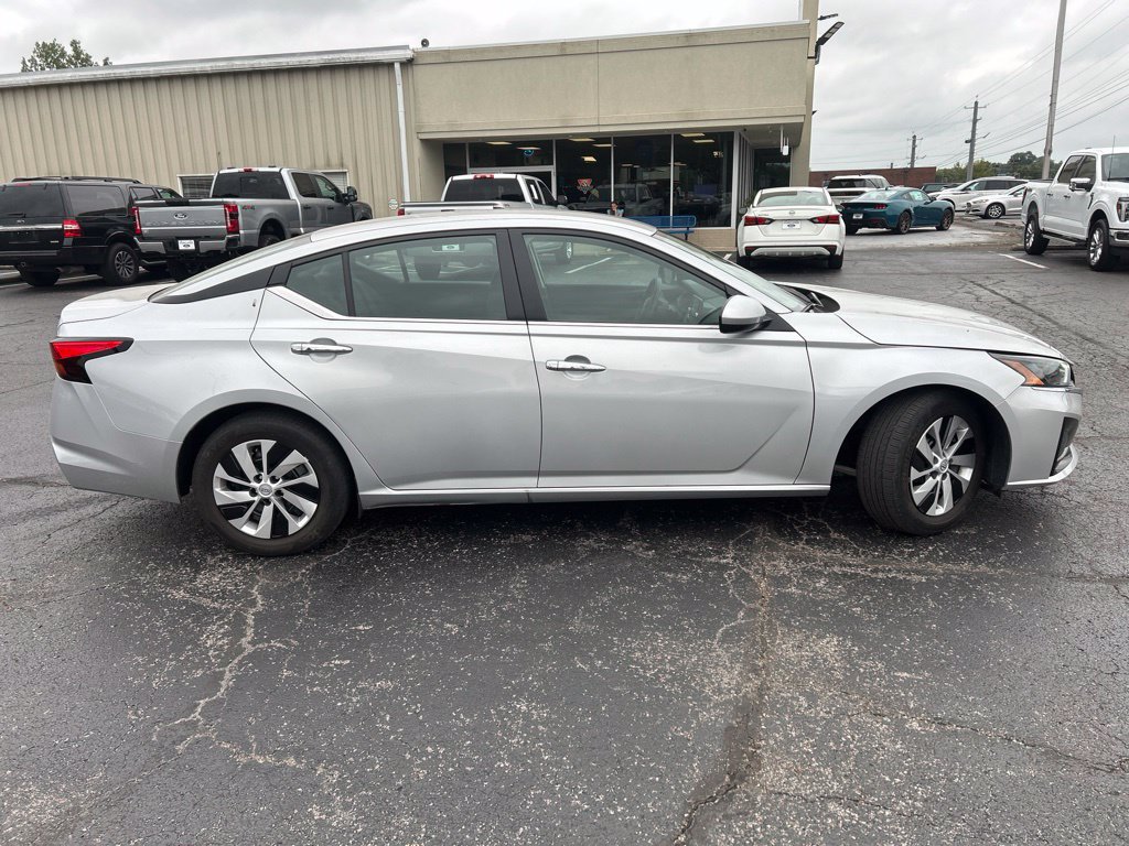 Used 2023 Nissan Altima 2.5 S FWD image 9