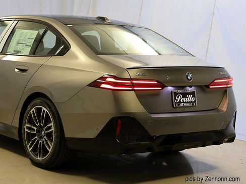 New 2026 BMW 540i xDrive image 8