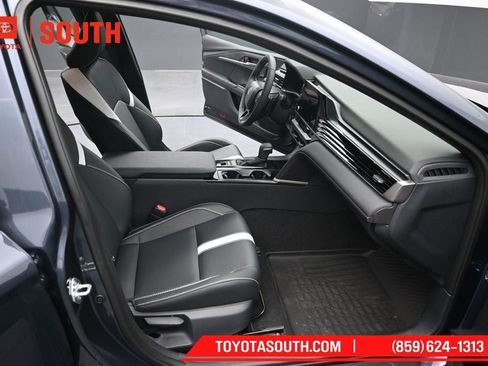 New 2026 Toyota Camry SE FWD image 31