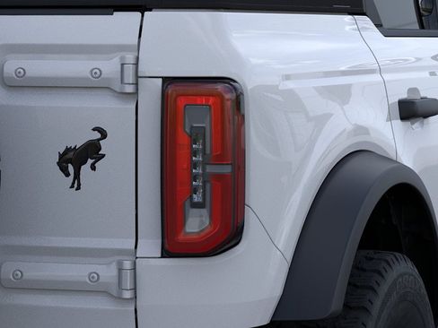 New 2026 Ford Bronco Outer Banks w/ Black Appearance Package AWD/4WD image 23