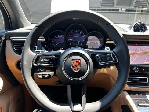 Certified 2026 Porsche Macan image 3
