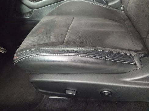 Used 2018 Dodge Challenger R/T Plus RWD image 12