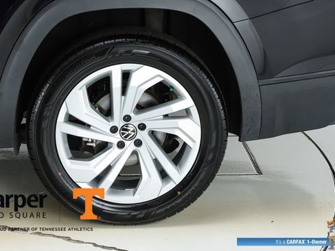 Used 2022 Volkswagen Atlas SE w/ Panoramic Sunroof Package FWD image 6