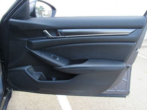 Used 2020 Honda Accord Sport image 19